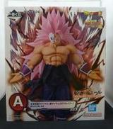 紅き仮面のサイヤ人|BANDAI