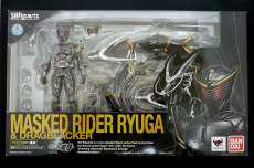S.H.F仮面ライダーリュウガ&ドラグブラッカー|BANDAI