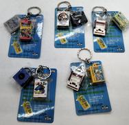 Nintendoハード&飛び出すカセットツインキーホルダー