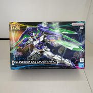 HG 1/144 ガンダムダブルオーダイバーアーク|BANDAI