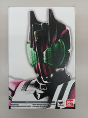 真骨彫 仮面ライダーディケイド|バンダイ