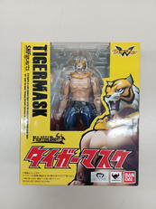 フィギュアーツ タイガーマスク|バンダイ