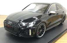 アウディRS3リムジン|IXO