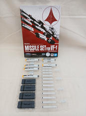 VF-1対応ミサイルセット|BANDAI