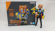 仮面ライダーパンクジャックモンスターフォーム＆ビートフォーム|BANDAI