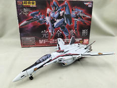 VF-25F スーパーメサイアバルキリー(アルト機)|BANDAI