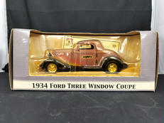 1934 FORD THREE WINDOW COUPE|FORD