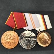 国家人民軍メダル3つセット|不明