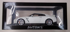 1/18 NISSAN GT-R R35|オートアート