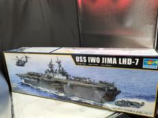 アメリカ海軍強襲揚陸艦|トランペッター