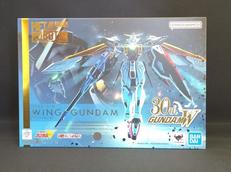 ウイングガンダム|BANDAI