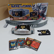 レジェンド変身ベルト　Vバックル|BANDAI