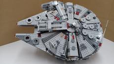 ミレニアム・ファルコン|LEGO