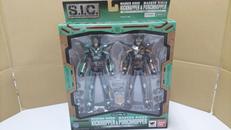 S.I.C. 仮面ライダーキックホッパー＆パンチホッパー|BANDAI