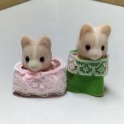 ピンクマロンイヌのふたごの赤ちゃん|エポック社
