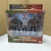 S.I.C.アナザーアギト＆バーニングフォーム・シャイニング|BANDAI