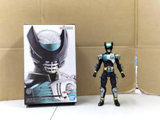 仮面ライダーバース (真骨彫製法)|BANDAI