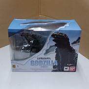 S.H.MONSTERARTS ゴジラ（2002）|バンダイ