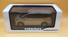 1/30 NOAH カラーサンプル|TOYOTA