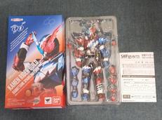 仮面ライダービルド　ラビットタンクスパークリングフォーム|バンダイ