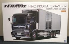 日野プロフィアテラヴィFR　ハイスター短尺冷凍バン＆サーモキ|アオシマ