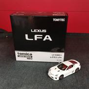 レクサス　LFA ホワイト|トミーテック