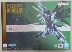 フリーダムガンダム　リアルタイプカラー|バンダイ