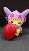 メガヤミラミのポンチョを着たピカチュウ　ぬいぐるみ|ポケモン