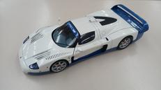 マセラティ MC12|オートアート