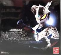 ウルトラゼロアイ＆ウルトラゼロブレスレット|BANDAI