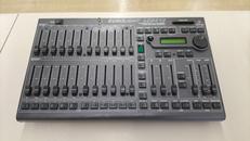 コントローラー|BEHRINGER