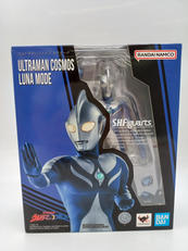 S.H.FIGUARTS ウルトラマンコスモス|BANDAI