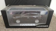 1/30トヨタハリアー(ブラック)|TOYOTA