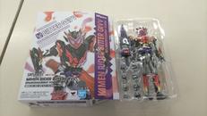 仮面ライダ-ビターガヴ スパーキングミフォーム|BANDAI