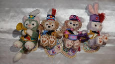 ダッフィー&フレンズのハッピーマーチングファンぬいストコンプ|DISNEY