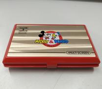 【まとめ売り】昭和レトロ　玩具　ゲーム機　フィギュア　ブリキ　トミカ　約165個 Amazon.co.jp: 昭和40年代 ヨネザワ 日本製 ブリキ玩具