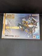 白いガンダム|BANDAI