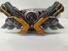 ベルトが少し破れています。|BANDAI