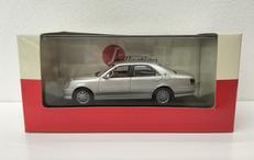 クラウンサルーン|京商