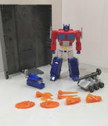オプティマスプライム|TAKARA TOMY