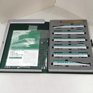 E5系新幹線「はやぶさ」+増結セットAB|KATO