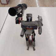 メガトロン ワルサーP38|タカラトミー