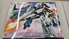 1/72 VF-31F ジークフリード|BANDAI