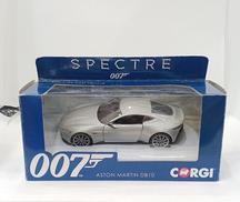 アストンマーティンDB10|コーギー