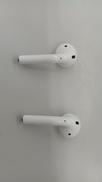 AIRPODS|APPLE