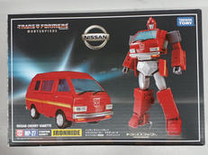 アイアンハイド|TAKARA TOMY