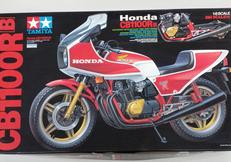 1/6 HONDA CB1100R(B)|TAMIYA