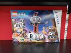 宇宙基地とロケット発射台|LEGO