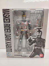 S.H.FIGUARTS仮面ライダークウガ マイティフォーム|BANDAI