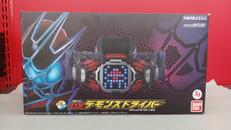 仮面ライダーリバイス|BANDAI